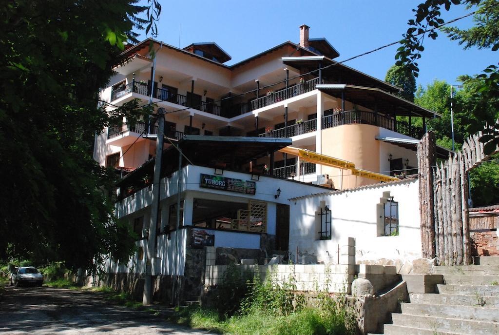 Family Hotel Ilinden Shipkovo  Extérieur photo